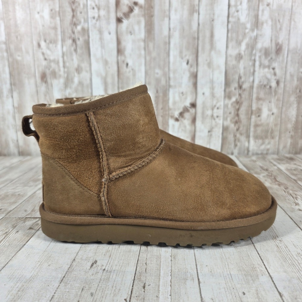 UGG Classic Mini II Chestnut Suede Sheepskin Ankle Boots 1016222 Womens‎ 6